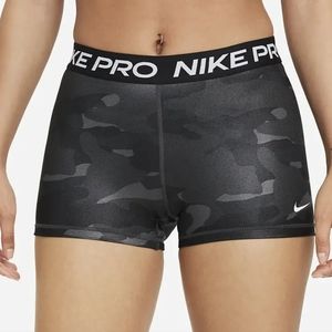 SOLD Nike Pro Women’s 3" Multi Camo Training Shorts✨️